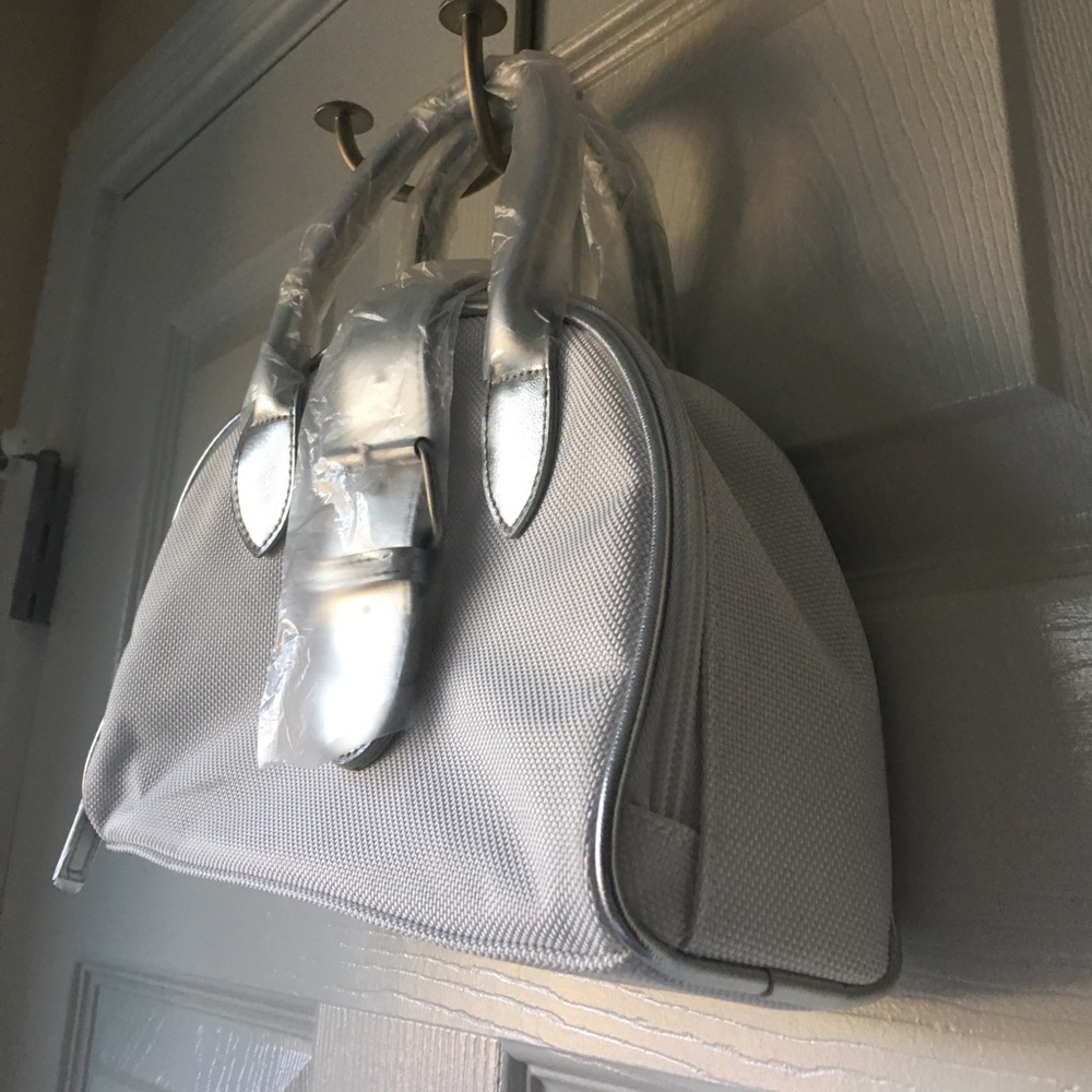 ESTEE LAUDER Silver Travel Makeup Bag Case